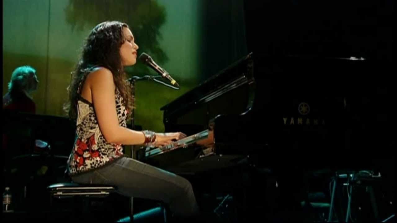 Norah Jones and The Handsome Band: Live in 2004