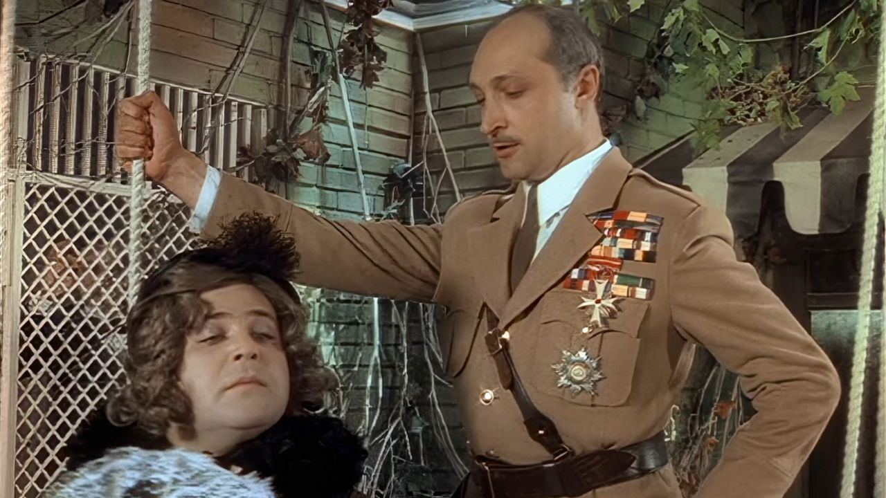 Hello, I'm Your Aunt!