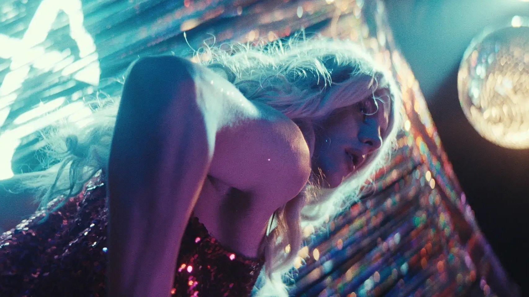 Glitter Kiss