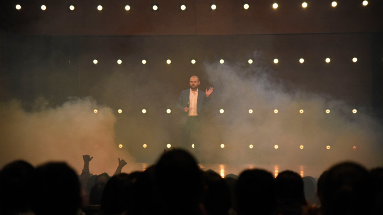 El Show de Cejas Pobladas