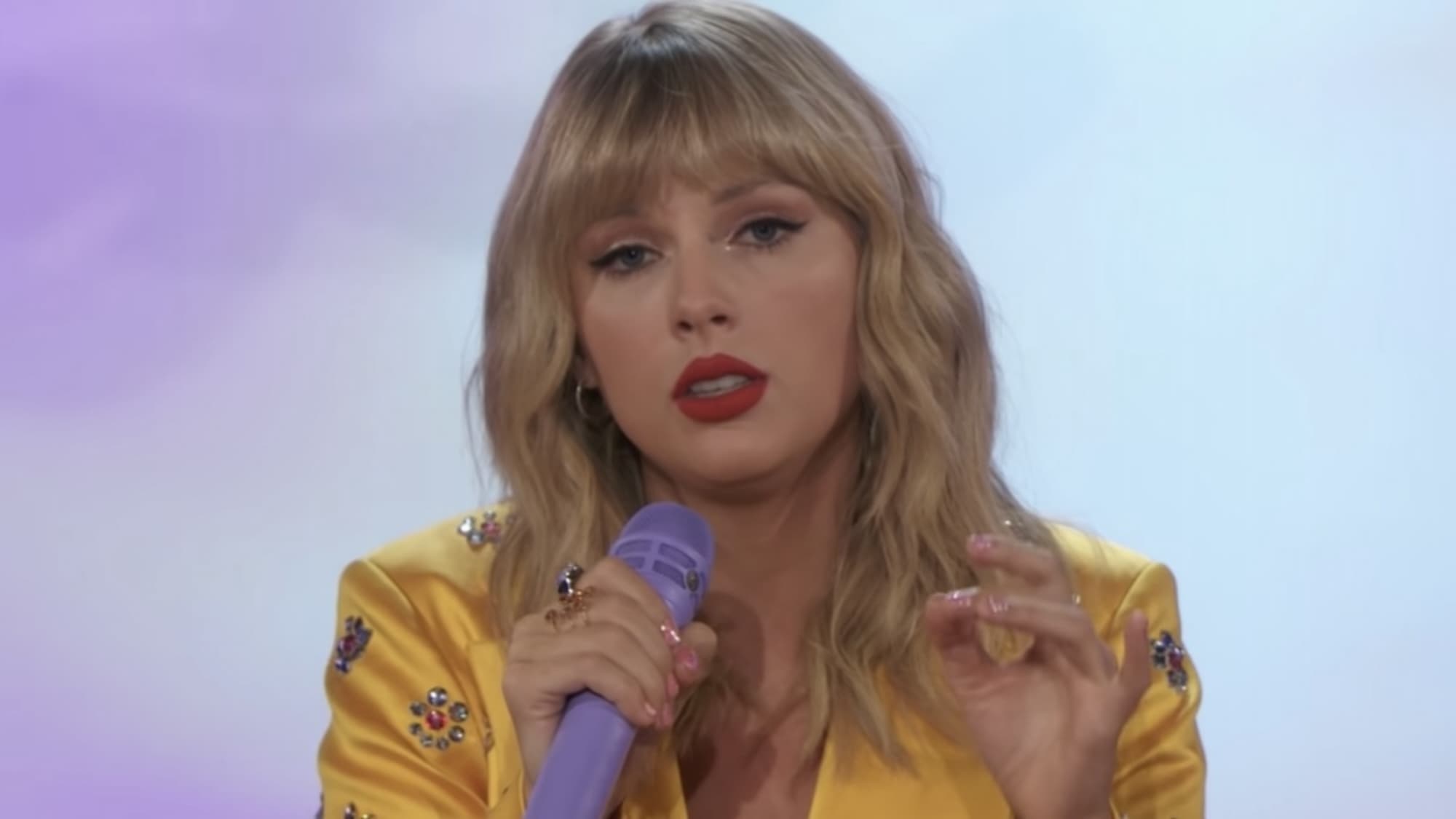 Taylor Swift: Lover's Lounge Live