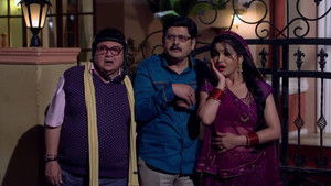 Migrant Mishra Captures a Bandaged Figure