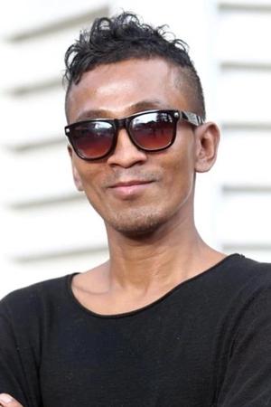 Azmi Black