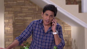 Amma Ji Thrashes Manmohan For Lying