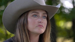 Tracker Dakota Black