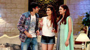 Kant Women Take A Pregnant Pause