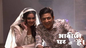 Tiwari and Vibhuti Face Off In a Carrom Match