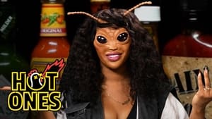 SZA Bugs Out While Eating Spicy Wings