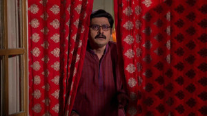 Manmohan Ousts Julie