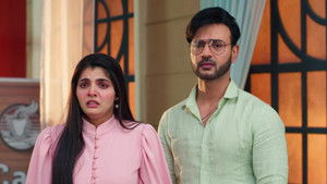 Geethu In a Tight Spot!