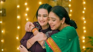 Anupama Embraces Devika