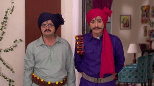 Gulfam Kali Introduces Her 'family'