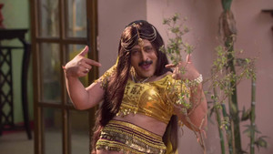 Reading Laila Majnu's Love Story Makes Vibhuti Hallucinate Tiwari As Laila