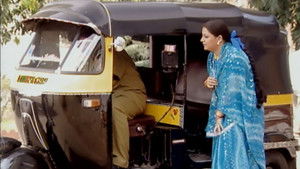 Meenakshi Leaves The House