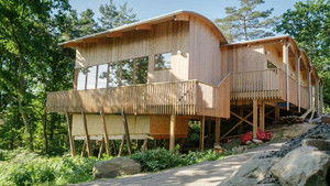 Masterful Tree House in Onsala