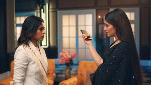 Bhagyashree Confronts Naysa